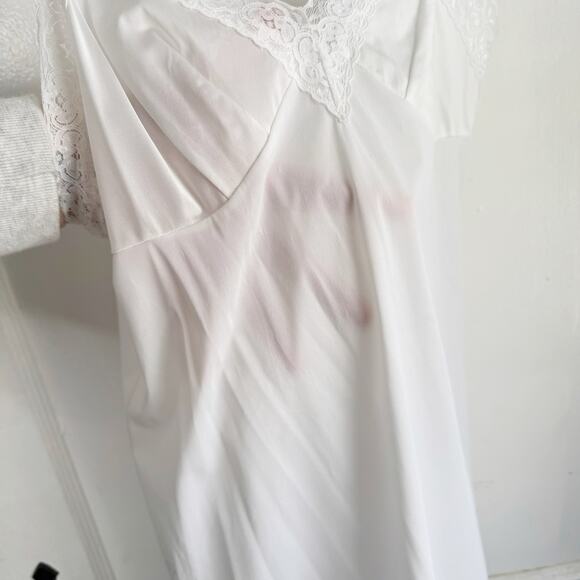 Vanity Fair Daywear Solutions Full Slip Style 10103 Sheer Lace Design Size 34 - Picture 6 of 16